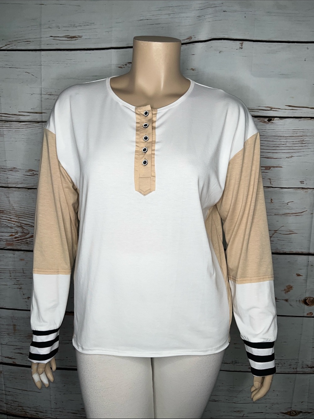 Made with Love NWT Size XL White - Tan Colorblock Knit Top Shirt